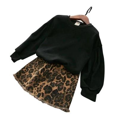 China Fashion Bucket Little Girl's Casual Autumn Clothing Sets Skirt Set Leopard Sweatsuit Girls' Clothing Sets for sale