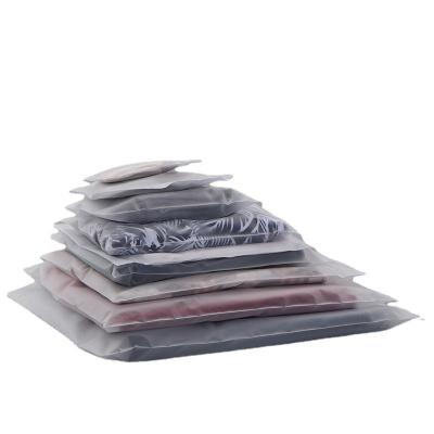 China Recyclable Garment Tote Bag Ziplock Bag For Package Clothing T-shirt Jeans Clothing Tote Zipper Bags for sale