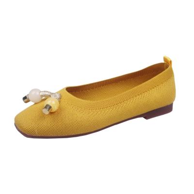 China Customized Cheap Single-shoe Yellow Fashion Summer White Rice Flat Flat-heeled Casual Ladies Single Shoes for sale