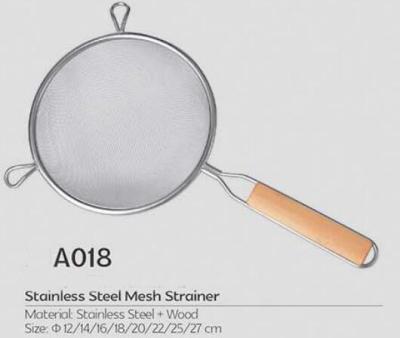 China New design kitchen helper stainless steel mesh strianer with wooden handle for sale