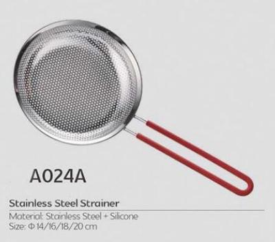 China 16cm metal cooking tool stainless steel big basket strainer with plastic metal,silicone handle with FDA certificate for sale