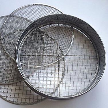 China 4 Eco-Friendly Mesh Sizes Steel Garden Sieve Interchangeable for sale