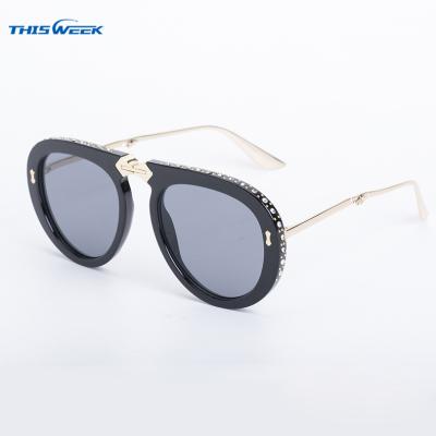 China 2022 Fashion Sunglasses Fashion Frame Crystal Luxurious Women Sunglasses Foldable Sun Portable Black Eyewear for sale