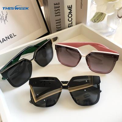 China Classic Square Private Label Square Vintage Sunglasses Brand 2022 Fashionable Big Black Sun Glasses for sale