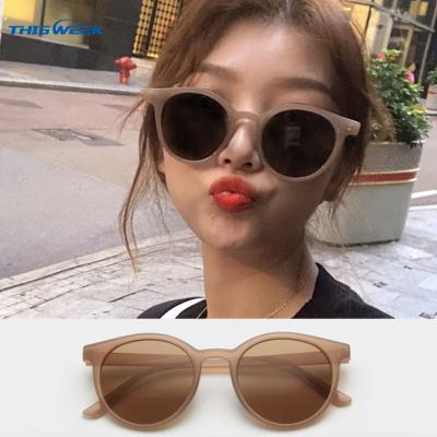 China Around 2022 Fashionable Classic Round Block Vintage Sun Glasses Men Women Black Shades Sunglasses for sale