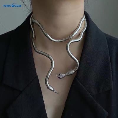 China Hip Hop Customized Design Women Jewelry Serpentine Design Sense Necklace And Alloy Snake Open Necklace for sale