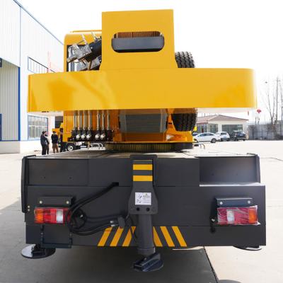 China TRUCK CRANE Hot 10 Ton HOWO Lift Hoisting Hydraulic Machine Passenger Crane Truck Hoist Crane for sale