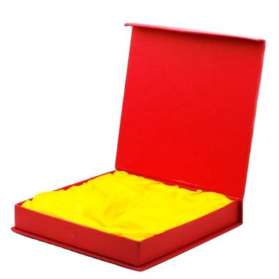 China Recyclable Luxury Custom Foldable Cardboard Gift Packaging Boxes With Magnetic Lid for sale