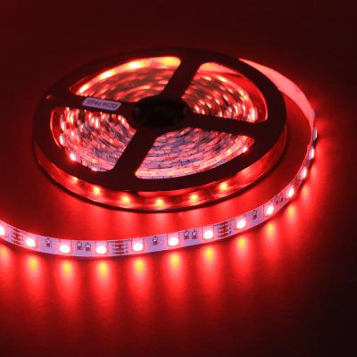 Cina 12V 7.2W/Metro Lampada a strisce a pannello bianco sotto armadio e camera da letto Flessibile 5050 RGB LED Light Strip per esterni in vendita