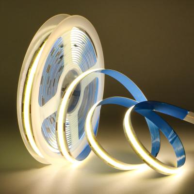 Cina 12V Alta luminosità Neutra lampada bianca 540LED/metro COB LED Strip Light per il soggiorno camera da letto in vendita