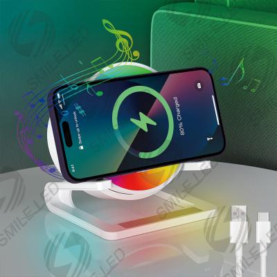 China Dimmbare RGB Nachtleuchte Stereo BT Lautsprecher QI 15W Fast Charge Wireless Charger Lautsprecherstand zu verkaufen