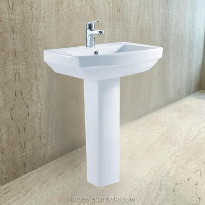 China Double-flush 2018 New Design Bathroom Sanitary Ware Wash Sink 2pcs Pedestal Wash Basin for sale