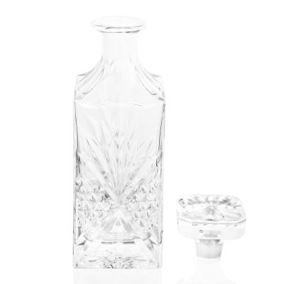 China New Classic/Postmodern Italian Glass Decanter and Whiskey Glasses Set with Crafted Ornate Stopper for Bar Hotel for sale