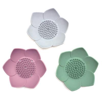 China Disposable Bathroom Accessories Silicone Draining Lotus Shape Soap Dishes for sale