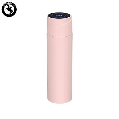 Cina Self Cleaning Stored Water Bottle Disinfect Water Bottle Self Cleaning Drinking UV Water Bottle in vendita