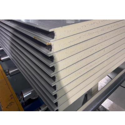 Chine Panneaux composites en polyuréthane personnalisés 50 mm panneau sandwich isolé pour mur extérieur à vendre