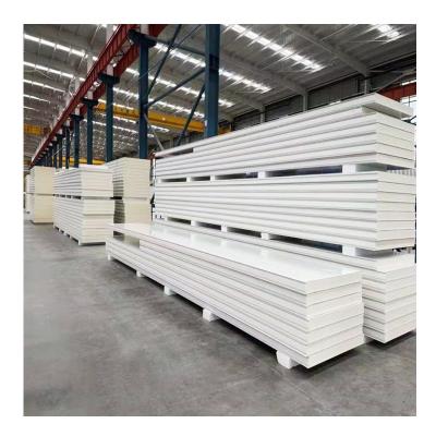 China Panel de sándwich de poliuretano PU con superficie de acero galvanizado de 150 mm de ancho en venta