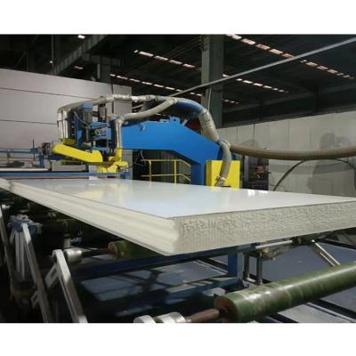 中国 30-200mm Thickness PU Sandwich Panel Durable and Long-Lasting Construction Material 販売のため