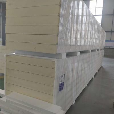 China Resistente ao fogo 35-40 kg/m3 Densidade do núcleo Painel de sanduíche PU com espessura de poliuretano 30-200 mm à venda