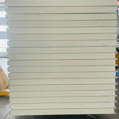 China 50mm Thickness PU Sandwich Panel with Mortar Paper Surface Material and 35-40kg/m3 Core Density zu verkaufen