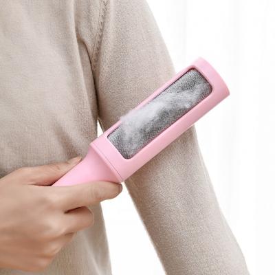 China 2023 Designer Cats Dogs Pet Hair Remover Brush Self Stocked Cleaning Grooming Reusable Pet Hair Remover Roller for sale