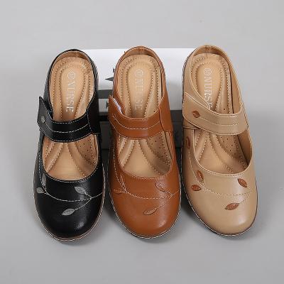 China Hot Selling Round Style Comfortable Walking Soft Women's Slippers Flat Women Sandals Breathable Shoes for sale