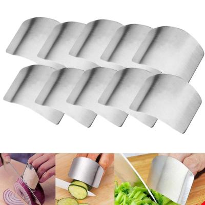 China 2019 Sustainable Kitchen Instruments Cutting Stainless Steel Finger Protector Safe Guard For Fruit Vegetable Cutting for sale