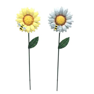 China Outdoor Garden Decor Metal Garden Flower Daisy Stake Ornament for sale