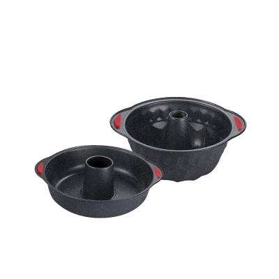 China Sustainable Round carbon steel kitchen baking pan pumpkin pan crescent silica gel baking pan set à venda