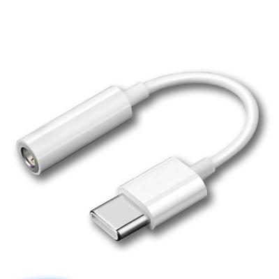 中国 Listening music USB C to 3.5mm Earphone Jack Adapter Type C to aux audio converter. 3.5mm 販売のため