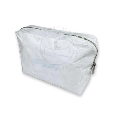 China dupont eco-friendly lightweight cosmetic pouch bag makeup tyvek custom size and printing for sale