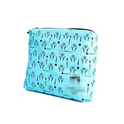 China New design eco-friendly wholesale waterproof tyvek pouch makeup travel cosmetic bag for women for sale