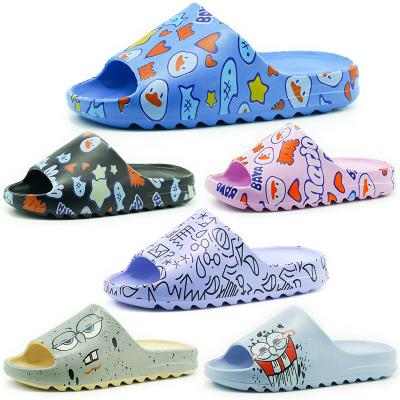 China Fashion Trend 2022 Summer Kids Beach Slides Yeezy Shoes Men Outdoor Slides Sandals Indoor Non-slip Slipper For Kids Women Slippers for sale