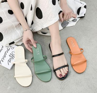 China Fashion Trend Custom Logo Ladies Casual Slides PU Straw Sandals Flat Rubber Slippers For Women for sale