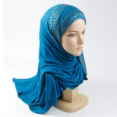 China 2021 Cotton 2021 Instant Hijab Wholesale Arab American European Scarf Large Muslim Plain Hijab With Rhinestone for sale