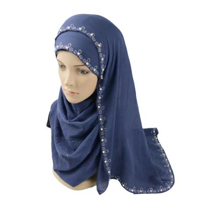 China High Quality Plush Cotton Muslim Women Plain Hijab Scarf With Beaded Pearl And Stone For Arab Women for sale