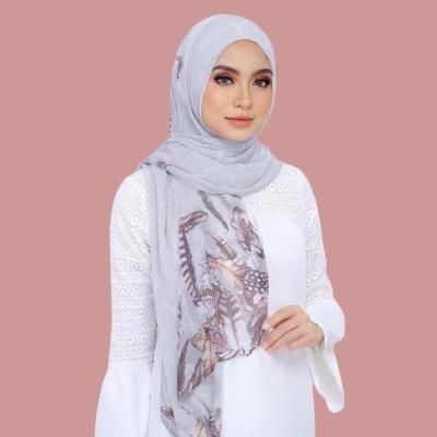 China Daily Life Large Size Printed Chiffon Hijab Ladies Malaysia Women Crushed Long Scarf Hijab Crinkle Chiffon Scarf for sale