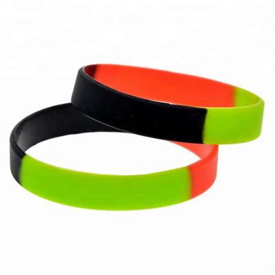 China 50PCS Segemented Silicone Band Bracelet Black Color CLASSIC Green And Red Single Wristband for sale