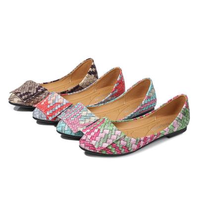 China New Lightweight Casual Comfortable Shallow Mouth Pointed Toe Women Flat-shoes for sale