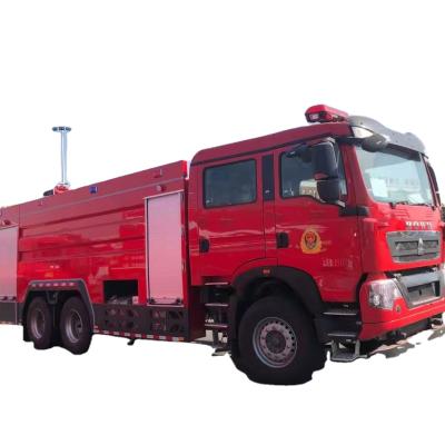 China Water Foam Powder Combo Fire Fighting Truck 11900*2500*3635 mm for sale