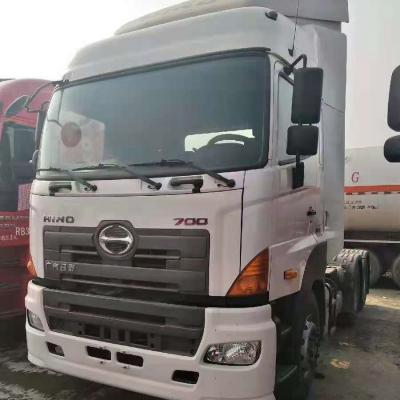 China Good Condition Used HINO Tractor Truck 700 For Semi Trailer 7020*2495*3030 mm for sale