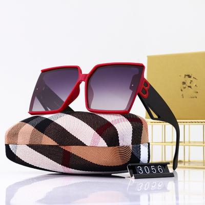 China Hot Selling Square PC Sun Glasses Female Ladies Glass Sunglasses 123Vintage Fashion One Piece Oversized Women Sunglasses With Rivet for sale