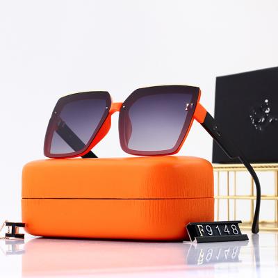 China Hot Selling Square PC Sun Glasses Female Ladies Glass Sunglasses 123Vintage Fashion One Piece Oversized Women Sunglasses With Rivet for sale