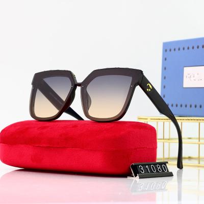 China Hot Selling Square PC Sun Glasses Female Ladies Glass Sunglasses 123Vintage Fashion One Piece Oversized Women Sunglasses With Rivet for sale