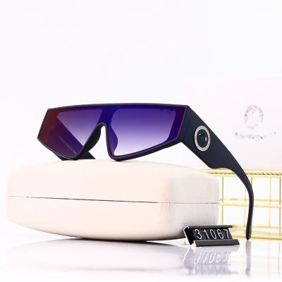 China Hot Selling Square PC Sun Glasses Female Ladies Glass Sunglasses 123Vintage Fashion One Piece Oversized Women Sunglasses With Rivet for sale