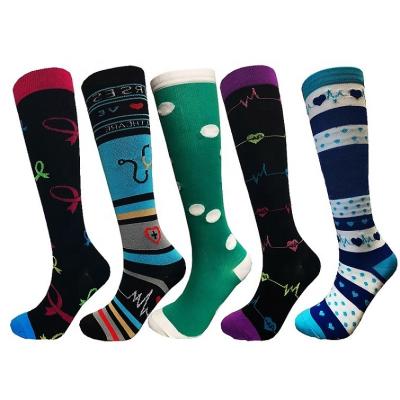 China Fashion Breathable Nurse Knee High 20-30 mmHg New Breathable Compression Socks Colorful Universal For Men Or Women for sale