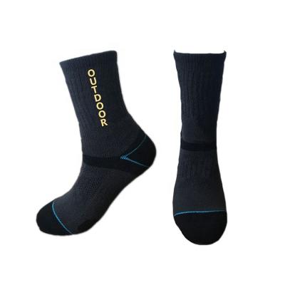 China High Quality Custom Logo Antibacterial Knitted Winter Wool Merino Outdoor Men's Passionate Socks for sale