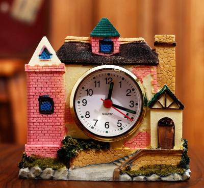 China Hot Selling Creative Antique Style Castle Children Student Interesting Bedside Home Desk Alarm Clock for sale