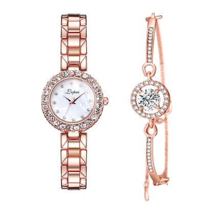 China Women ladies sell 2019 wholesale luxury brand diamond ladies watches magnetic quartz movement women watches for sale