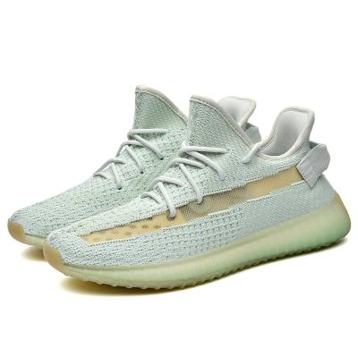 China CUSHIONING Original Yeezy Designer 350 Man V2 Casual Walking Shoes Fashion Sneaker Mens Sport Shoes Yeezy for sale